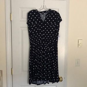 Brand new with tags roz and Ali woman’s polka dot dress